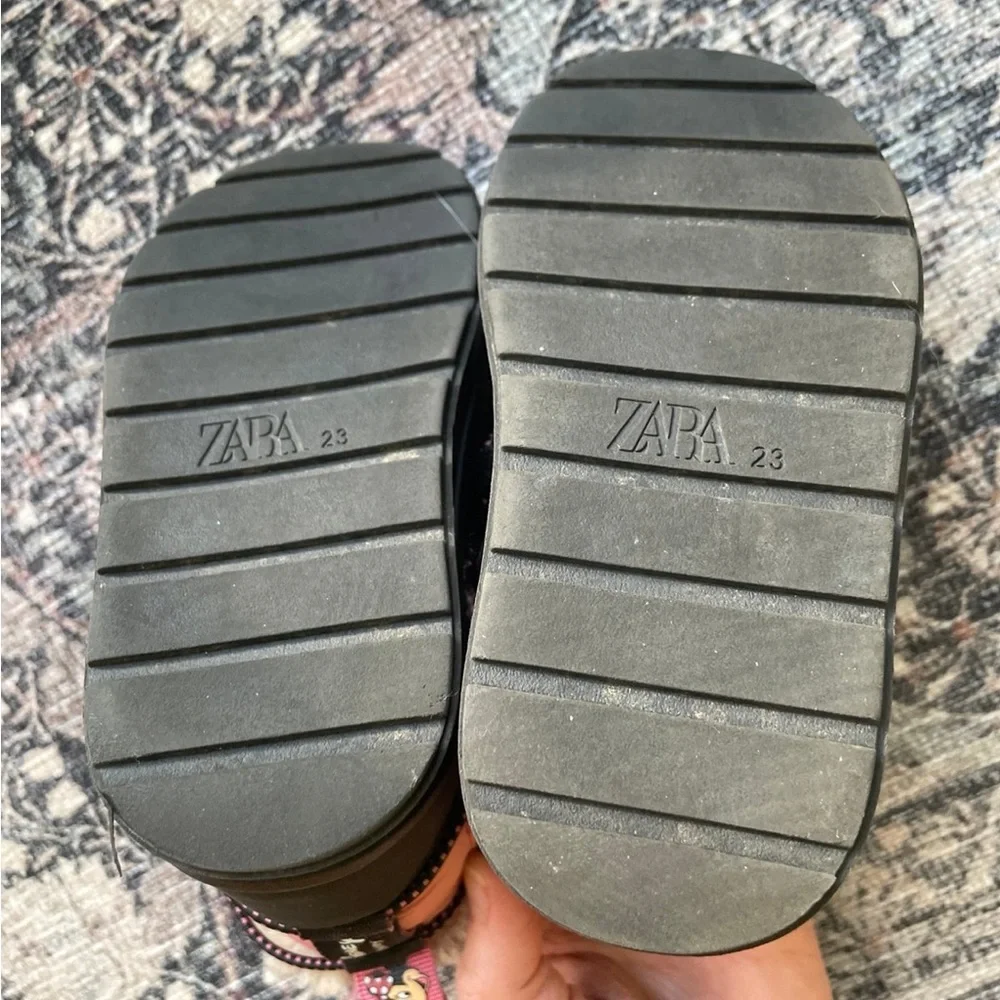 Zara Pink and Black Kids Snow Boots - Picture 6 of 6